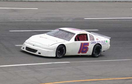 h-2005CarOnTrack